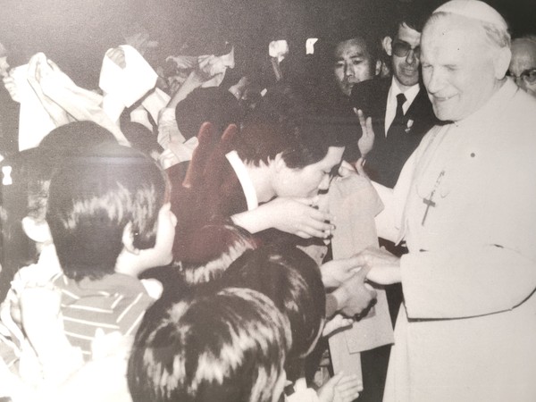 1984년 교황 요한 바오로2세 계산 성당 방문(사진=중구 100년 사진전 중)